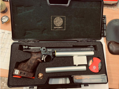 Se vende Steyr LP50 nueva comprada en Junio de 2025. No ha tirado una lata de balines. Empuñadura talla 01