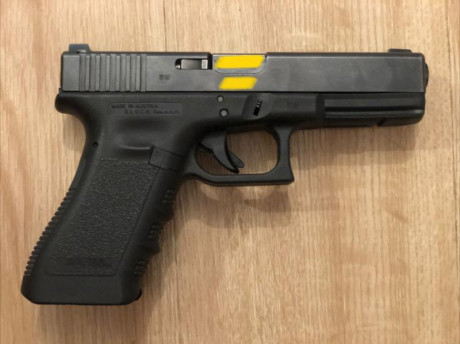 VENDO GLOCK 17 GEN 3 con los siguientes extras:
-connector 3.5lb DD
-kit muelles zev competición 
-resorte 02