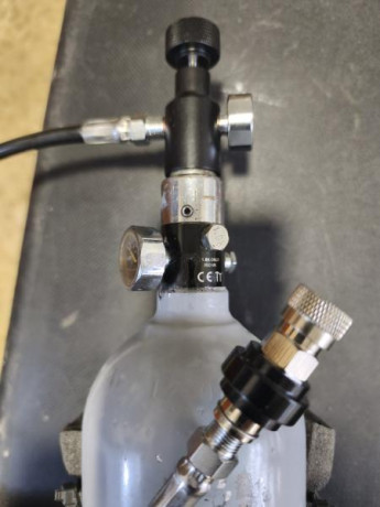 Se vende botella de pcp con grifo nuevo y un segundo regulador de recambio
Precio 90€ 11