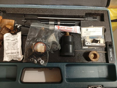 Hola compañeros
hago una pequeña descripción de esta magnífica pieza y los accesorios que la acompañan
Es 10