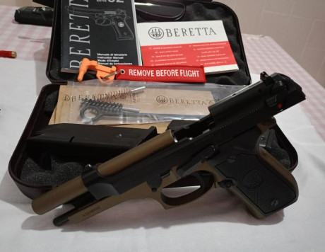 Buenas pongo ala venta recién comprada por mi en armeria top gun de alicante, una p.beretta 92 fs modelo 02