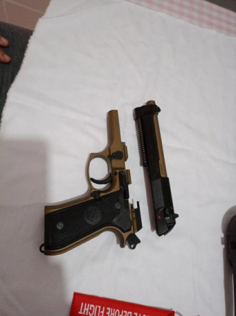 Buenas pongo ala venta recién comprada por mi en armeria top gun de alicante, una p.beretta 92 fs modelo 10