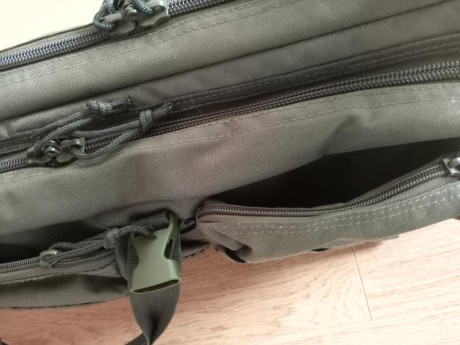 Funda para 2 rifles MILTEC Molle verde  2 armas largas de hasta 105 cm de largo, Altura: 28,5 cm. 

Posibilidad 21