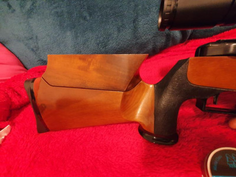 Hola a todos .vendo esta gran carabina feinwerkbau 300 s 177 cal 4.5 unibersal culata de nogal .la carabina 00