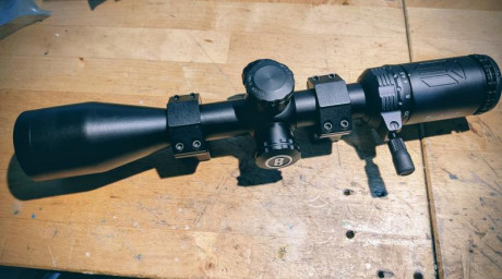 Vendo apenas usado 3 veces con una carabina del 22.

El Bushnell AR 4.5-18x40 es un visor táctico perfecto 02