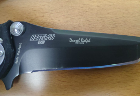 Vendo estás 4 navajas de mi colección.
Se trata de 2 Gerber Replica Applegate. Una con hoja de 9 cm y 30