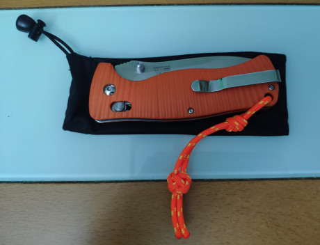 Vendo estás 4 navajas de mi colección.
Se trata de 2 Gerber Replica Applegate. Una con hoja de 9 cm y 40