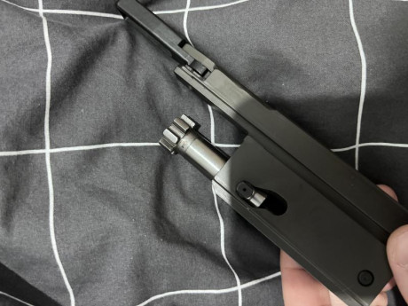 Hola. !
Unifico los anuncios:

Nuevo Añadido: 
HK SL8 casi nuevo. 222RM
Visor, bípode, cargador de 10 61