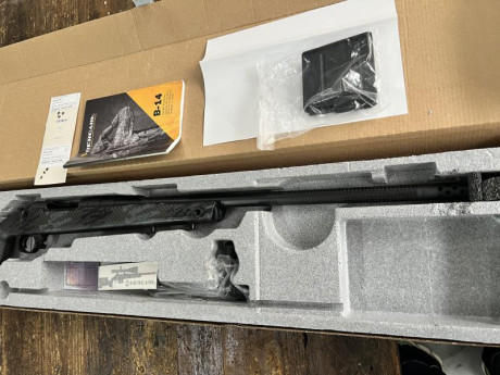 Vendo bergara b14 crest Carbon 7 PRC, NUEVO EN SU CAJA. 
Con prueba de agrupación Bergara. 
1800€, posibilidad 00