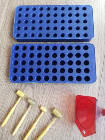 Vendo Bandeja vainas FRANKFORD nº 3 y 5 (rifle y pistola) + embudo LEE y cacillos polvora

15€ envio incluido 01