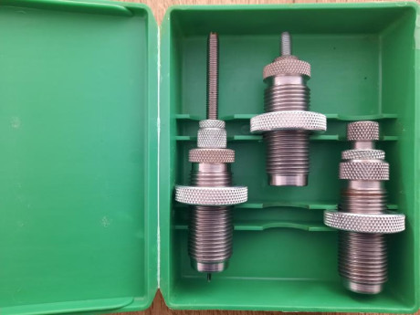 Dies Rcbs del 357mg/38spl. por 35 euros, sin envío

Dies Rcbs del 9mm.Pb por 25 euros, sin envío, no anillo 00