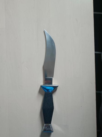 Vendo cuchillo de monte de la desaparecida fábrica GÓMEZ en Albacete.

Tiene una antigüedad estimada de 01