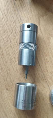 Vendo parte de mi material de recarga: 
Prensa Recta MCA
Bushing Neck Sizing Die Wilson
Bushing Full Lenght 10