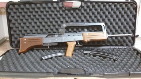 Se vende carabina famas con dos cargadores de quince y treinta cartuchos.
Maletín 350€ todo.
Jose 661312451 00