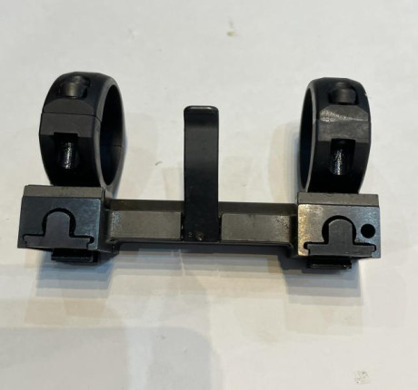 Vendo montura hk 940  anillas de 30 mm
150 más gastos 02