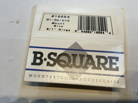 Sin estrenar con carril lateral para poder cargar con los clips  anillas de 25 mm 
150 más gastos 01