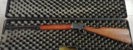 Se vende carabina Marlin de palanca modelo golden 39 AS 
Cañón corto.
Desmontable.
Guiable tanto en E 11