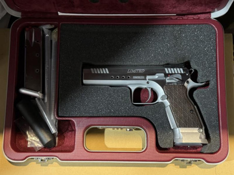 Buenas tardes,Vendo Tanfoglio 9mm transporte incluido 950 euros,un saludo 00