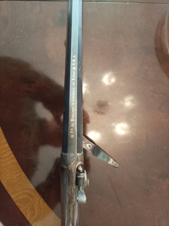 Buenas tardes, compañeros, a un conocido le han regalado esta escopeta.

El no entiende mucho, ni yo tampoco, 12