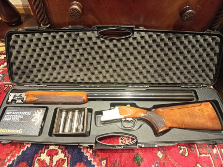 •	Calibre 12
•	Cañones de 81 cm.
•	Banda de 13 mm
•	Anima 18,7
•	Cuatro Chokes originales (4,3,2,1, estrellas)
•	Gatillo 02