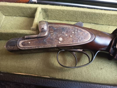 Modelo SANTACRUZ. Calibre 375 HH. Año de fabricación 1988 (H2). Expulsor
•	Cañones de 61 cm.
•	Filetes 01