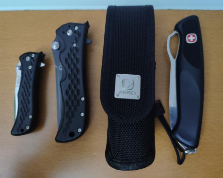 2 navajas marca Camillus,una estilo Tanto con acero 440, 9cm de hoja y la otra hoja mixta de 6,5 cm acero 02