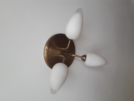 Por reformas vendo estos tres lámparas o apliques precio a convenir están en Lérida
Whatsapp 652 6744 10