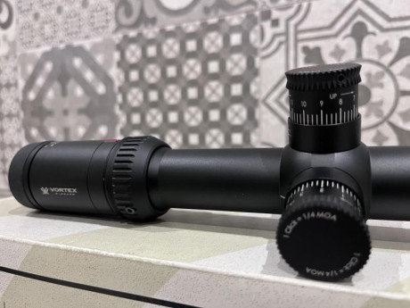 Hola! 
Pongo a la venta el visor Vortex Viper HS 6-24x50
Completamente nuevo, sin montar y sin uso.
Precio 01