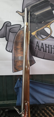 Hola,

En venta, Brown Bess poco usado cal .75.
Si le disparo 10 veces es mucho, no es lo mío.

El rifle 10