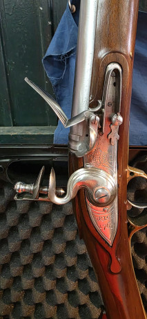 Hola,

En venta, Brown Bess poco usado cal .75.
Si le disparo 10 veces es mucho, no es lo mío.

El rifle 40