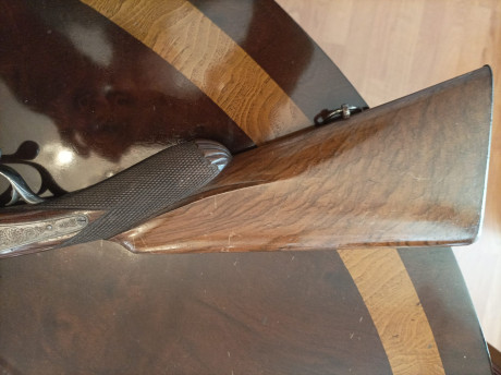 Buenas tardes, compañeros, a un conocido que no es miembro del foro le ha llegado esta escopeta y desea 01