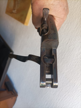 Buenas tardes, compañeros, a un conocido que no es miembro del foro le ha llegado esta escopeta y desea 10