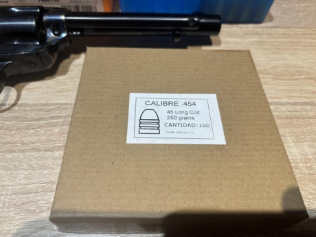 Uberti 5 1/2” en calibre 45lc
Está en Pamplona 
585,-€ + gastos de envío si fuera necesario 
No se vende 02