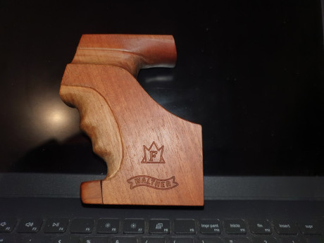 VENDO empuñadura Walther GSP Expert, Talla M mejorada para dedos cortos o manos pequeñas. 200€  Solo Whats 00