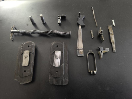 Se vende despiece completo de una Fn 1900 menos el cargador. 150€ + portes si los hubiera 00