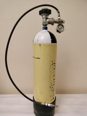 CARABINA PCP MARCA SNOWPEAK P-35 CAL. 5,5 CON TRES CARGADORES Y CULATA MIMETIZADA, VISOR WESTHUNTER 4-16X50 02