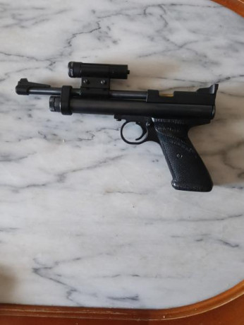 VENDO PISTOLA CROSMAN CALIBRE 5.5.CARGA CO 2 MODELO 2240.CON PUNTO LASER VERDE.CO CAPACIDAD PO BOTELLA 02