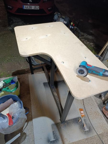 Me he fabricado una mesa de tiro en casa basándome en imágenes , he ido sacando las medidas que me parecían 11