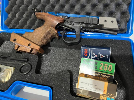 Por haber abandonado hace tiempo la práctica deportiva pongo a la venta esta magnífica pistola con ambos 02