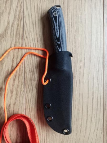 Vendo CHACAL NECK J&V Cuchillo de monte o de supervivencia hecho a mano, hoja de acero mova 58, mango 00