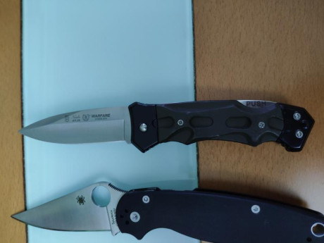 Saco a la venta este lote de navajas, todas en perfecto estado.

Nieto Warfare 
Ontario RAT I
Ganzo Firebird 00