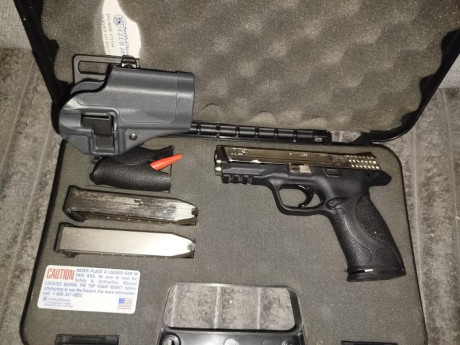 Buenas noches conpañeros,

Lo dicho vendo un arma en muy buen estado, lleva 3 cargadores 2 de ellos practicamente 10