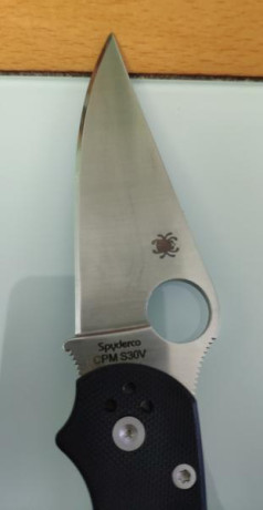 Saco a la venta este lote de navajas, todas en perfecto estado.

Clon Spyderco paramilitary 2, a pesar 41