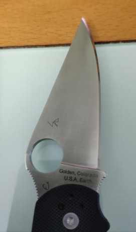 Saco a la venta este lote de navajas, todas en perfecto estado.

Clon Spyderco paramilitary 2, a pesar 40