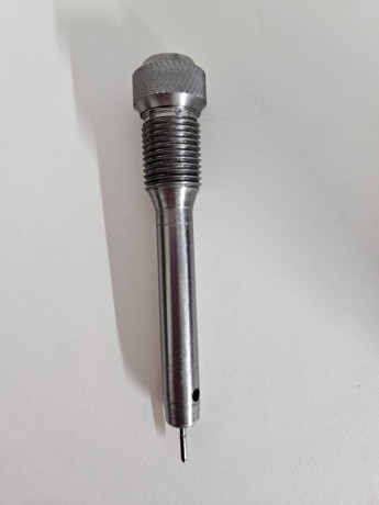 AGUJA PARA DESEMPISTONAR 
Aguja en acero mecanizado, nada de fundicion
Olvidate de partir o doblar mas 02