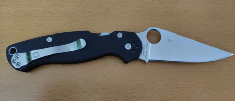 Saco a la venta este lote de navajas, todas en perfecto estado.

Spyderco Tenacious G-10 Filo Liso 40€ 10