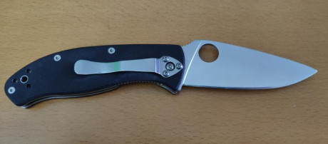 Saco a la venta este lote de navajas, todas en perfecto estado.

Spyderco Tenacious G-10 Filo Liso 40€ 60