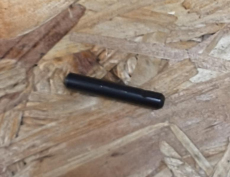 Material para CZ Shadow 2.
Pasador sustituto de retenida 20€.
Retenida de corredera 30€.
Cachas de lija 01