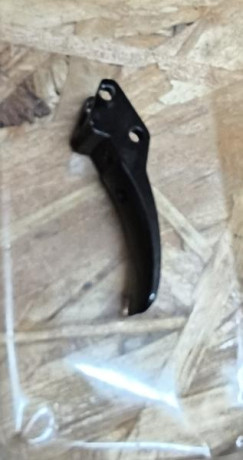 Material para CZ Shadow 2.
Pasador sustituto de retenida 20€.
Retenida de corredera 30€.
Cachas de lija 00