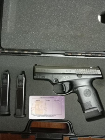 Venderia esta pistola steir manlincher, 9 m/m parabellum dos cargadores,maletin .muy compacta poco uso 00